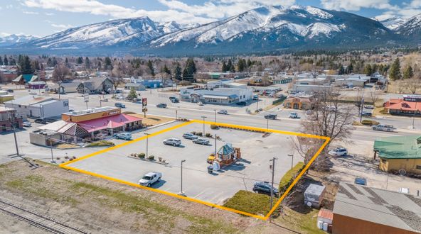 Hamilton Pizza Hut Parking Lot: 1006 N 1st St, Hamilton, MT 59840